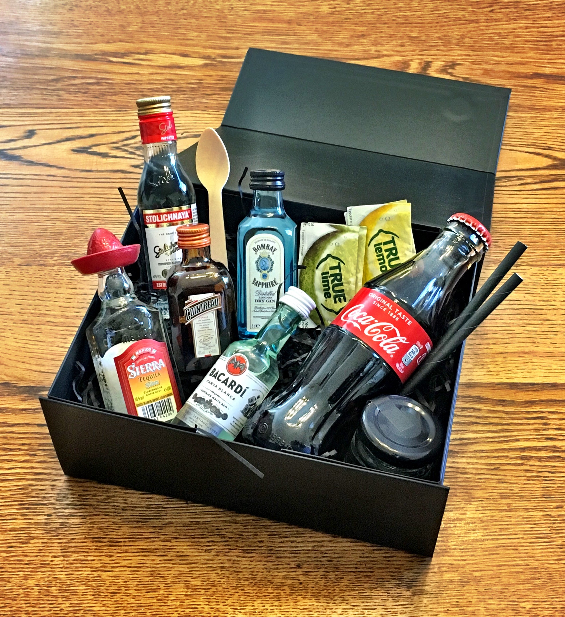 Long Island Iced Tea Cocktail kit inside